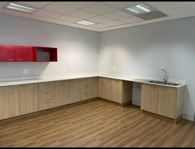 1,250M² OFFICE TO LET IN GLEN MARAIS